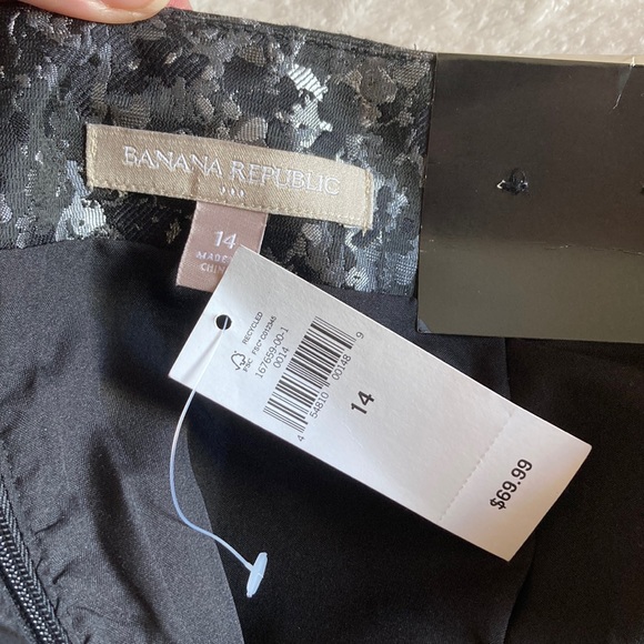 Banana Republic Mini Skirt - Picture 3 of 5